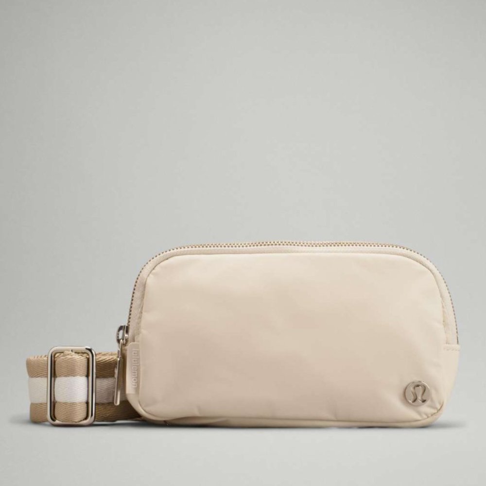 Lululemon Everywhere Belt Bag